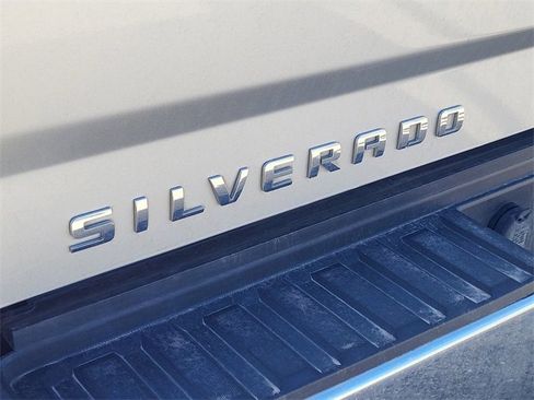 Used 2016 Chevrolet Silverado 2500 LT w/ LT Convenience Package image 8