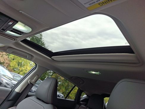 Used 2024 Subaru Crosstrek 2.5i Limited image 14