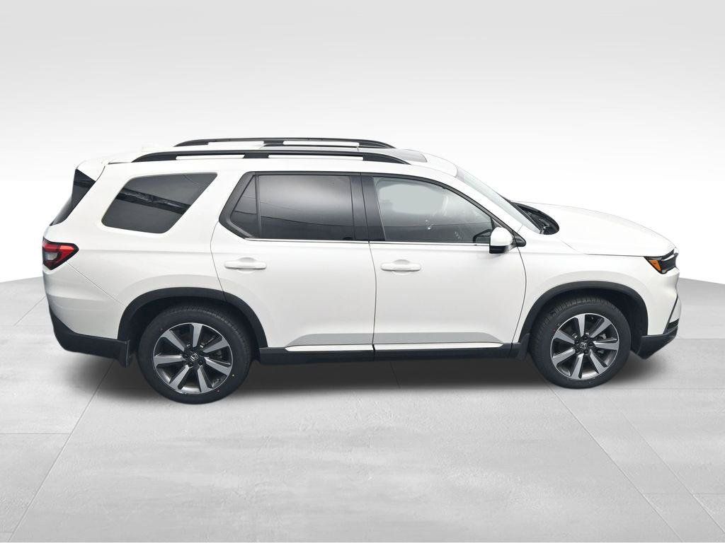 Used 2025 Honda Pilot Touring image 39