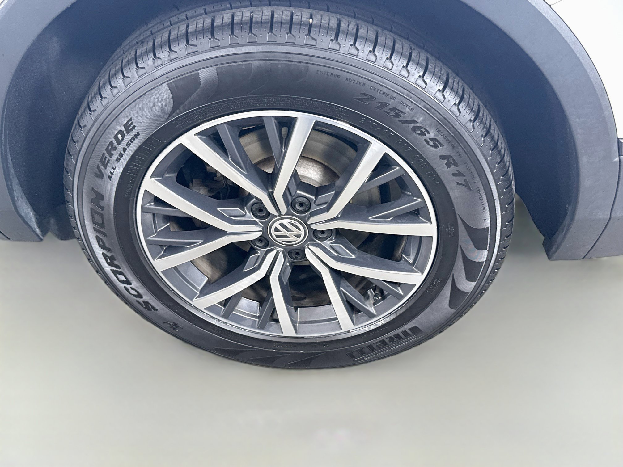 Used 2019 Volkswagen Tiguan SE FWD image 28