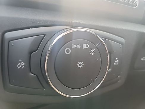 Used 2019 Ford Fusion SE image 20