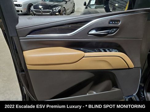 Used 2022 Cadillac Escalade ESV Premium Luxury AWD/4WD image 8