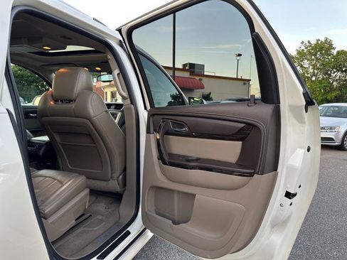 Used 2014 GMC Acadia Denali AWD/4WD image 16
