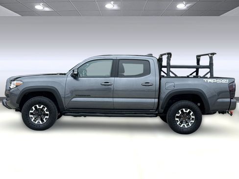 Used 2021 Toyota Tacoma TRD Off-Road w/ Technology Package AWD/4WD image 2