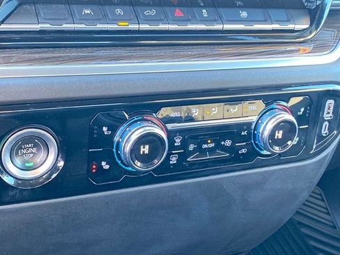 Used 2024 GMC Sierra 1500 Elevation image 12