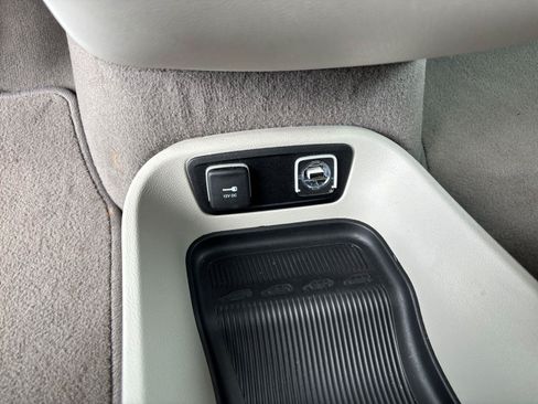 Used 2018 Chrysler Pacifica Touring-L Plus w/ Advanced Safetytec Group FWD image 32