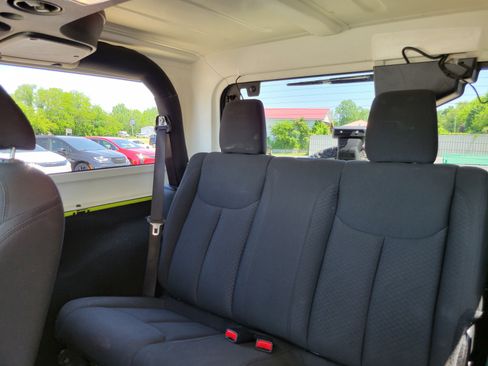 Used 2016 Jeep Wrangler Sport w/ Quick Order Package 24S AWD/4WD image 16