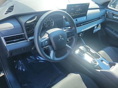 New 2026 Mitsubishi Outlander ES image 19