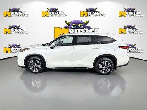 Used 2020 Toyota Highlander XLE AWD/4WD image 8