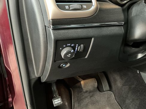 Used 2016 Jeep Grand Cherokee Limited w/ Luxury Group II image 30