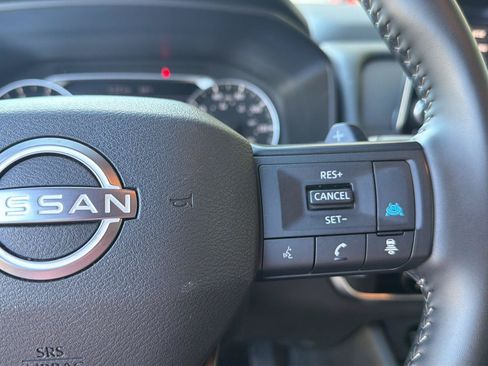 Used 2025 Nissan Rogue SV FWD image 22
