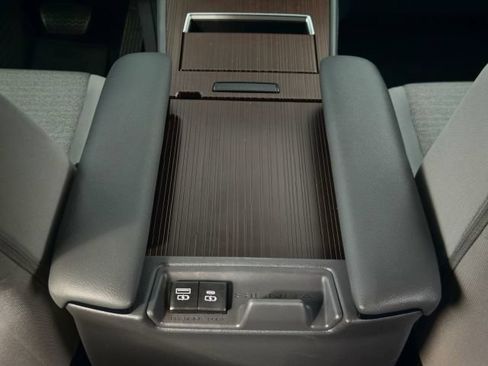 Used 2023 Toyota Sienna LE AWD/4WD image 26