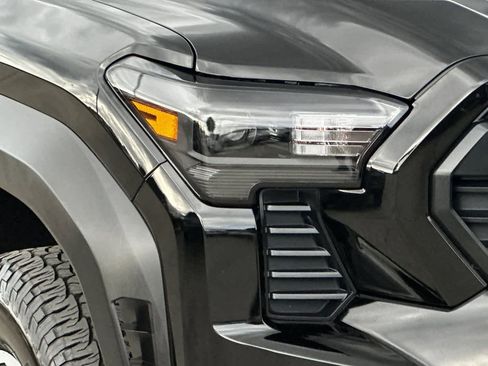 Used 2024 Toyota Tacoma TRD Off-Road image 32