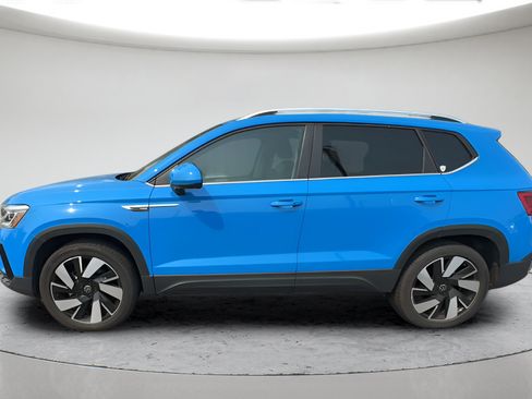 Used 2024 Volkswagen Taos SEL AWD/4WD image 11