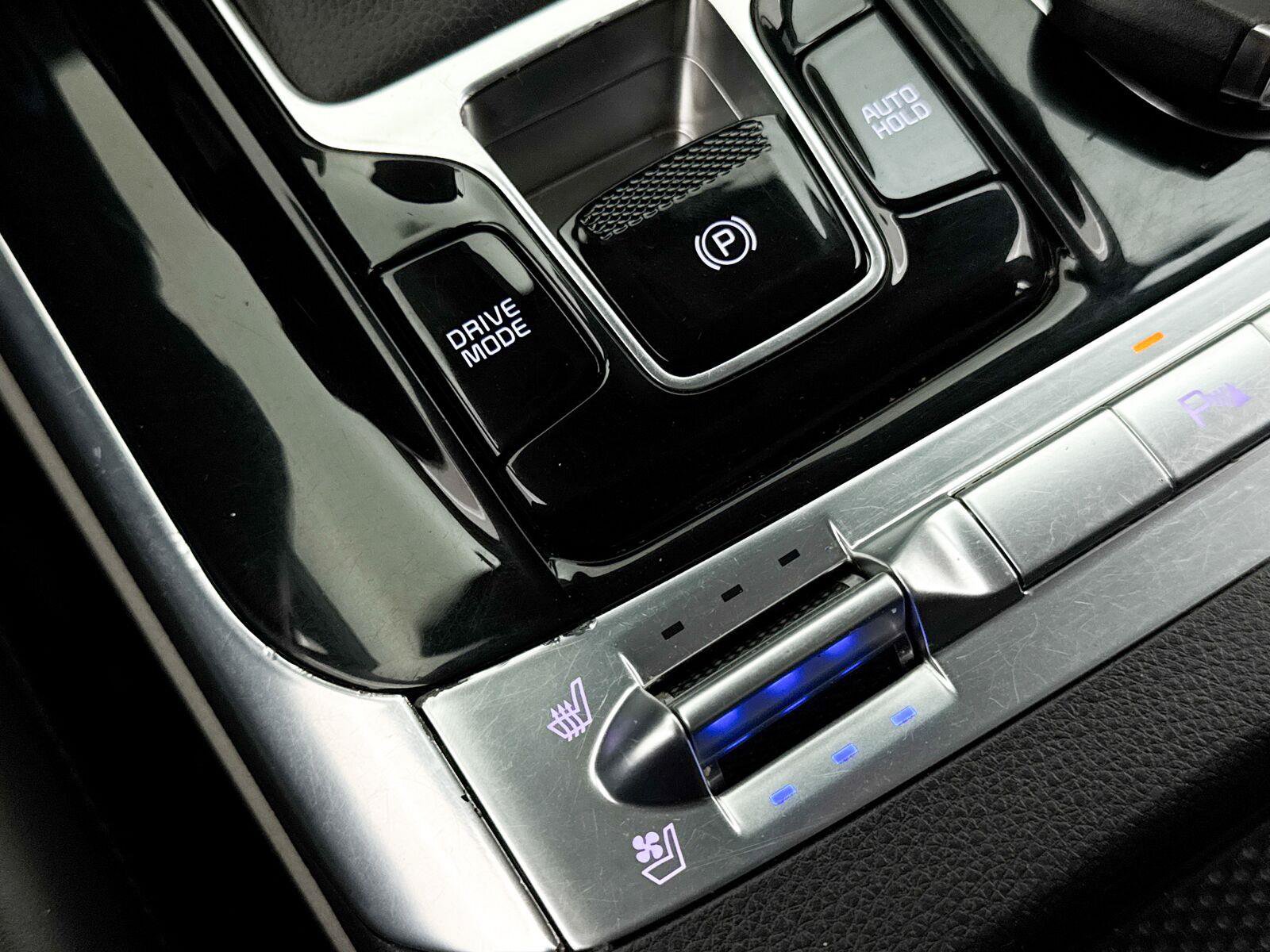 Used 2024 Kia Carnival SX FWD image 29