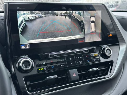 Used 2021 Toyota Highlander Platinum image 27