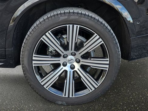 Used 2025 Volvo XC90 B6 Ultra w/ Protection Package Premier image 39