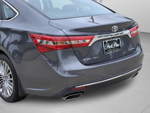 Used 2017 Toyota Avalon Limited FWD image 40