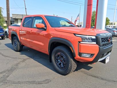 New 2025 Nissan Frontier PRO-4X w/ Pro Convenience Package