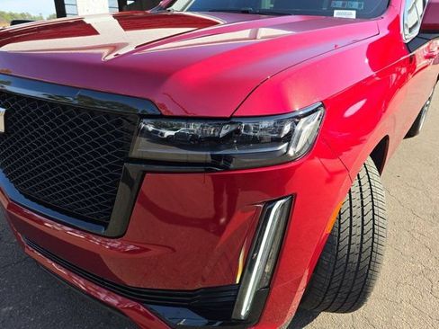 Certified 2022 Cadillac Escalade ESV Sport w/ Touring Package image 27