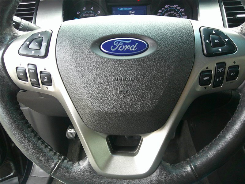 Used 2018 Ford Taurus SEL FWD image 12