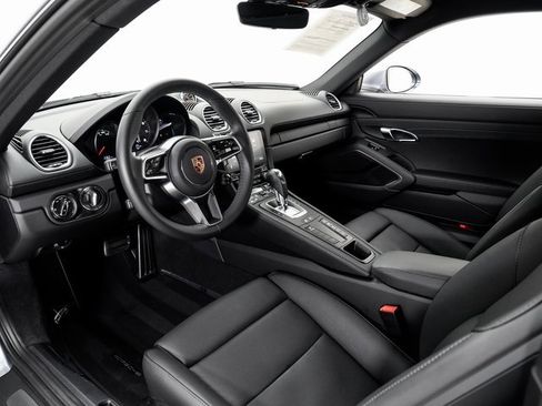 Used 2025 Porsche 718 Cayman image 4