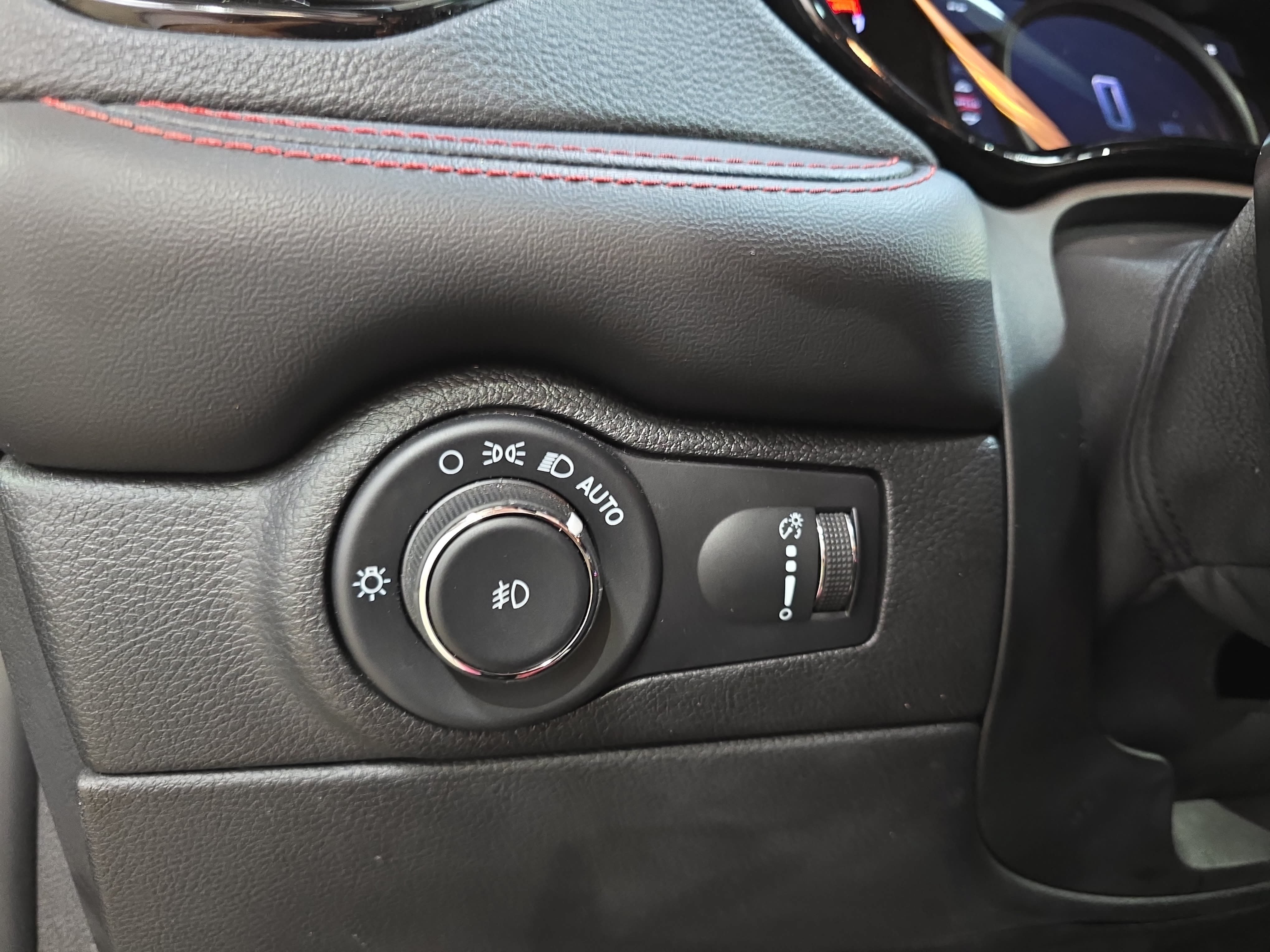 Used 2023 Dodge Durango GT RWD image 23