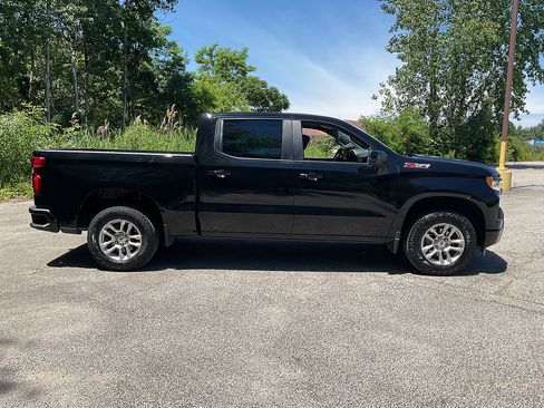 Used 2023 Chevrolet Silverado 1500 RST w/ Z71 Off-Road Package AWD/4WD image 4