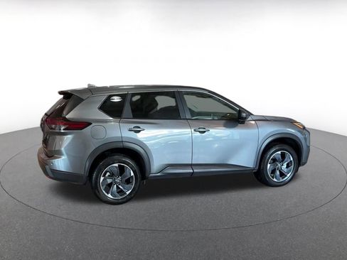 Used 2025 Nissan Rogue SV image 14