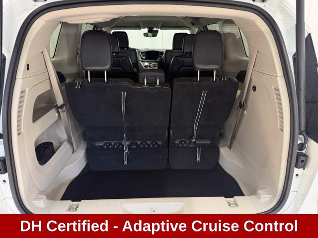 Used 2023 Chrysler Pacifica Touring-L FWD image 22