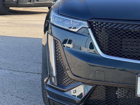 Used 2025 Cadillac XT6 Sport w/ Platinum Package image 10