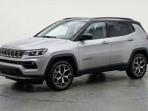 Used 2025 Jeep Compass Limited image 3