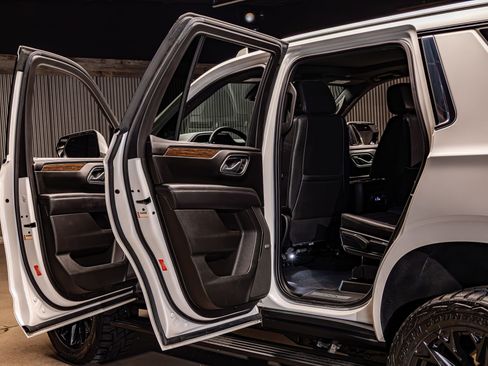 Used 2023 Chevrolet Tahoe High Country image 28