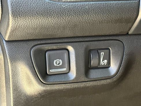 Used 2023 GMC Acadia SLT AWD/4WD image 26