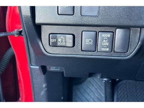 Used 2020 Toyota Tacoma 2WD Double Cab image 29