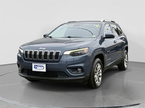 Used 2021 Jeep Cherokee Latitude Lux w/ Comfort/Convenience Group image 2
