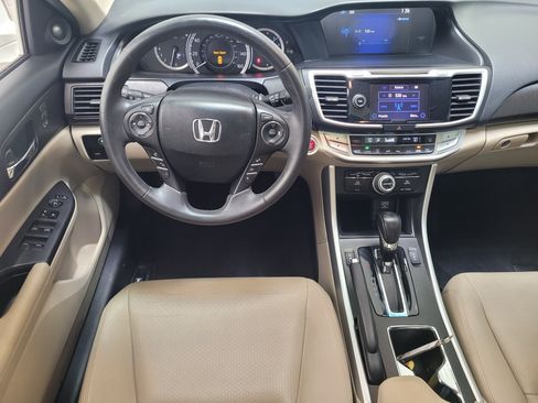 Used 2014 Honda Accord Touring image 12