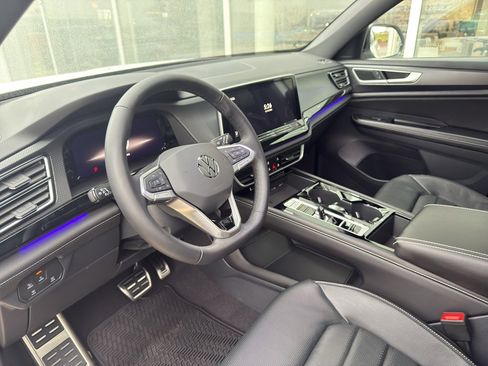 New 2026 Volkswagen Atlas Cross Sport SEL R-Line image 9