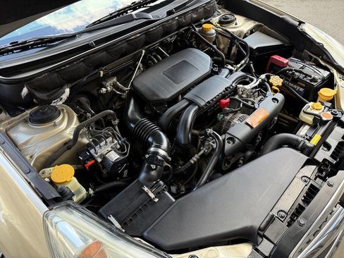 Used 2010 Subaru Legacy 2.5i Premium image 34