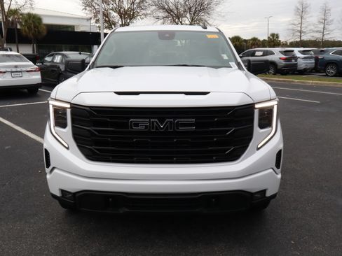 Used 2025 GMC Sierra 1500 Elevation image 3