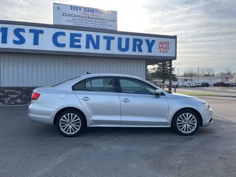 Used 2011 Volkswagen Jetta SEL image 21