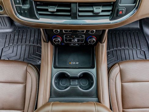 Used 2024 Chevrolet Suburban High Country image 28