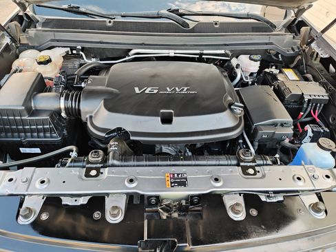 Used 2022 Chevrolet Colorado ZR2 AWD/4WD image 32
