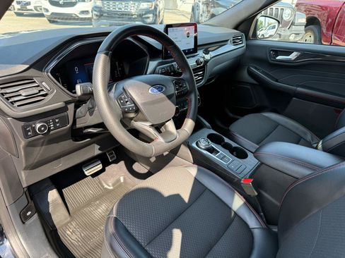 Used 2023 Ford Escape ST-Line Select AWD/4WD image 17
