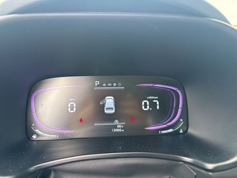 Certified 2025 Kia Soul LX w/ LX Technology Package FWD image 9
