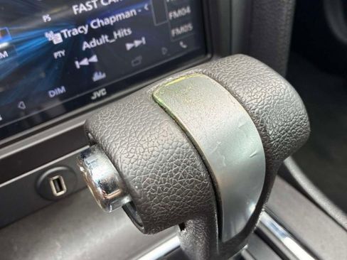 Used 2012 Ford Mustang Convertible image 5