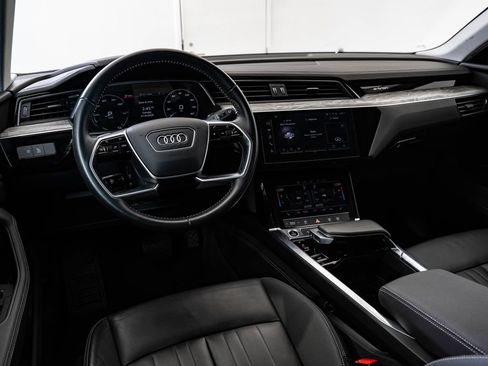 Used 2021 Audi e-tron Premium w/ Convenience Plus Package AWD/4WD image 4