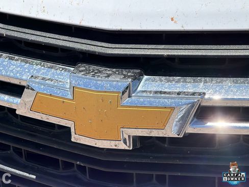 Used 2023 Chevrolet Traverse LS w/ Safety Package FWD image 23