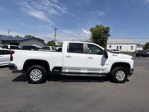 Used 2023 Chevrolet Silverado 2500 LT w/ Convenience Package AWD/4WD image 3