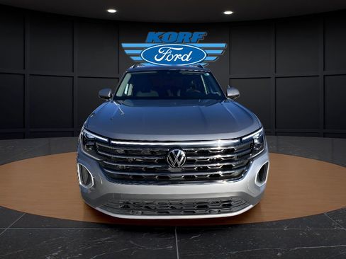 Used 2025 Volkswagen Atlas SE image 8